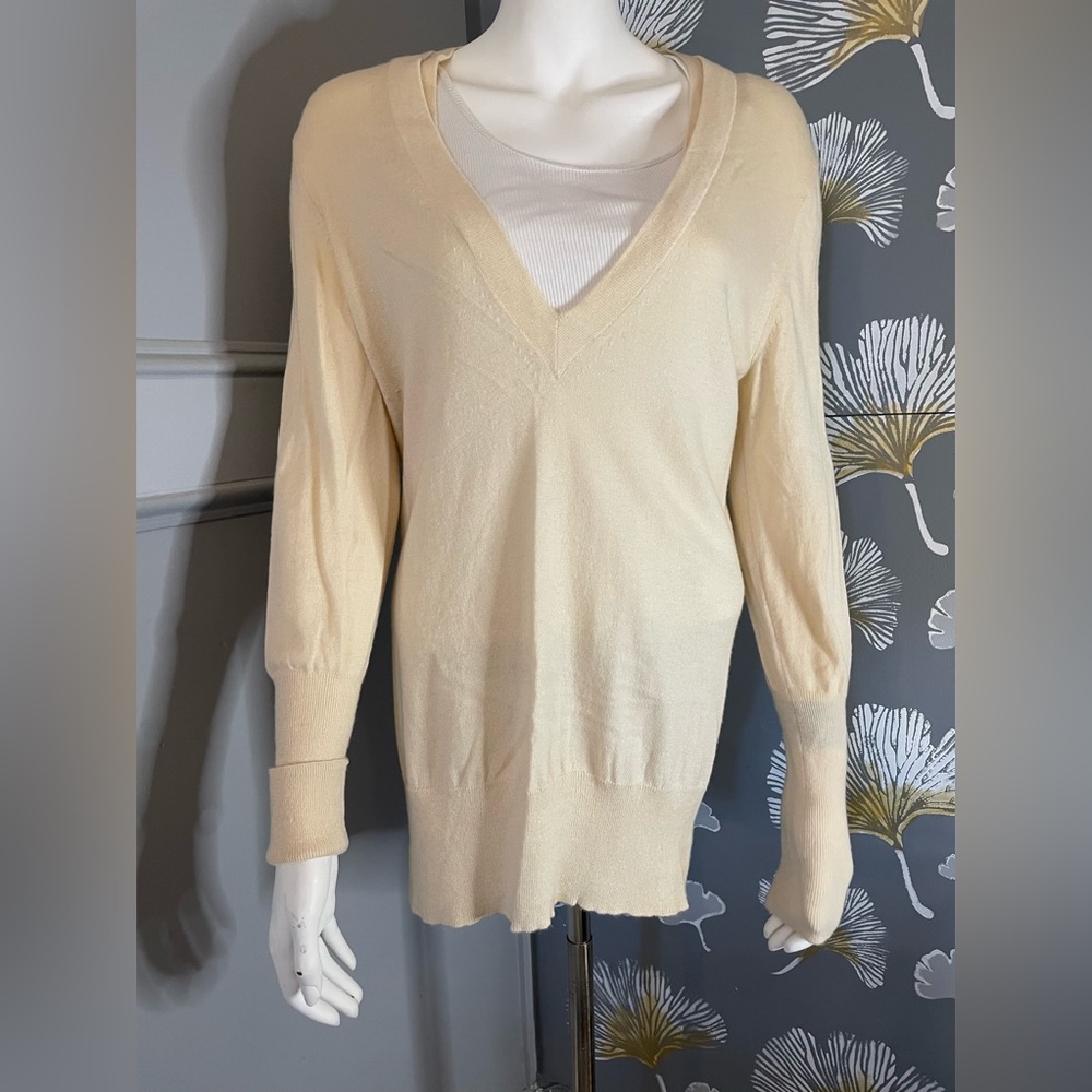 Banana Republic 100 % cashmere ivory sweater/ tunic, new, unworn, soft, delicate
